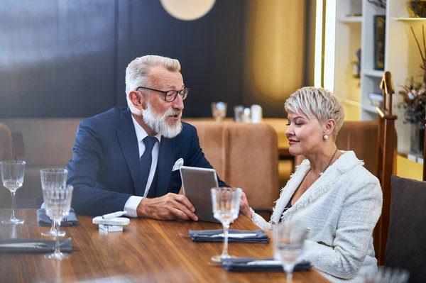 Rencontres seniors célibataires : osez l'amour et l'amitié !